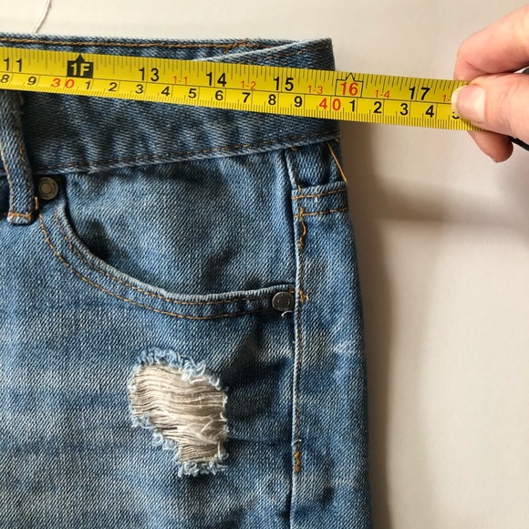 3 for $12. Vintage cutoff shorts, size 9 - Picture 7 of 8